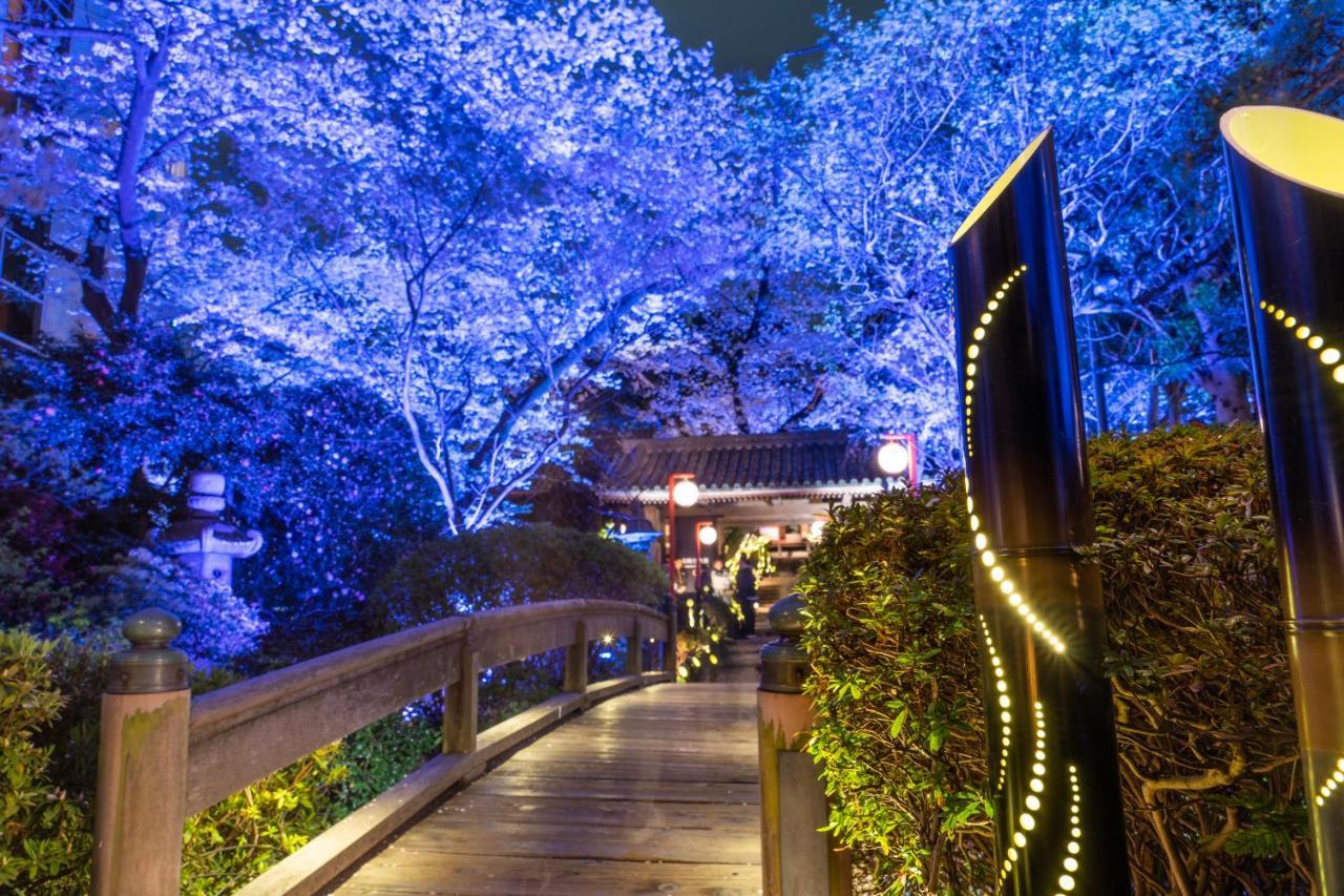 東京都 新高轮格兰王子大饭店酒店 外观 照片 Illuminated cherry blossoms at the shrine